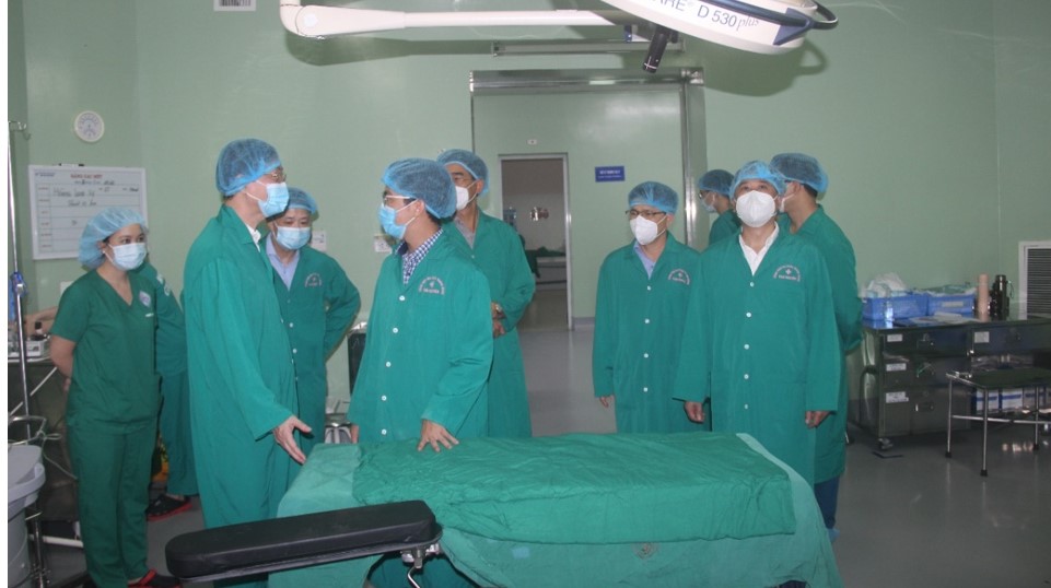 Thăm khu phòng mổ của BV ĐK TW Thái Nguyên